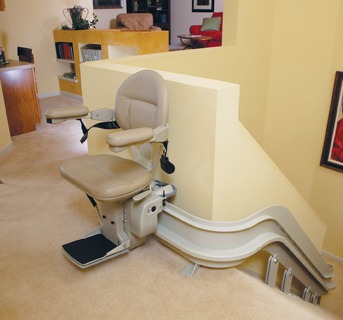 CRE-2110 Curved Rail Stairlift